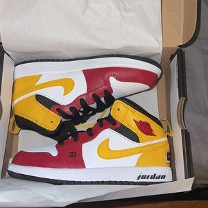Air Jordan 1 Mid SE